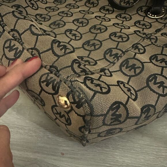 Michael Kors Black and Tan Tote Bag - Picture 7 of 13